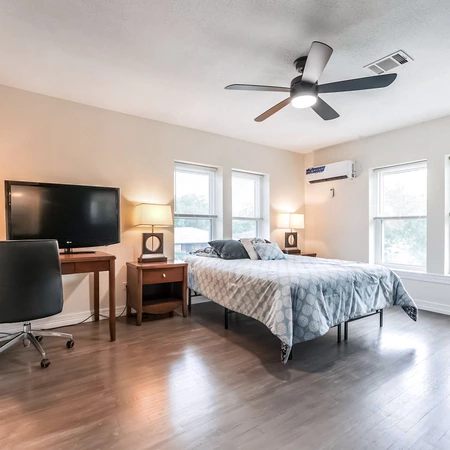 Coliving in Greater Hobby Area - Se Houston, Houston