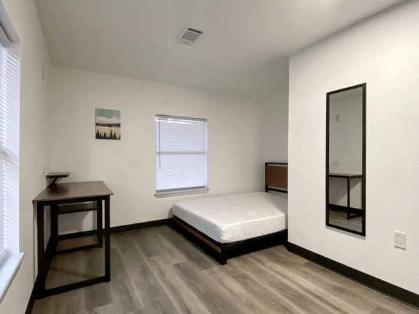 Coliving in Independence Heights - Nw Houston, Houston