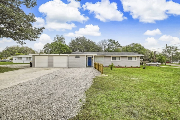 Coliving in Cedar Hills - Westside, Jacksonville