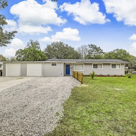 Coliving in Cedar Hills - Westside, Jacksonville