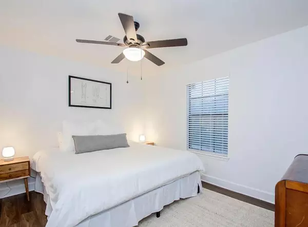 Coliving in Braeswood Place - Inner Loop, Houston