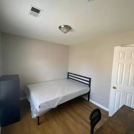 Coliving in York Road - Central Charlotte, Charlotte