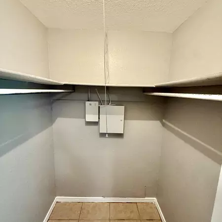Coliving in Live Oaks Square - East Tampa, Tampa