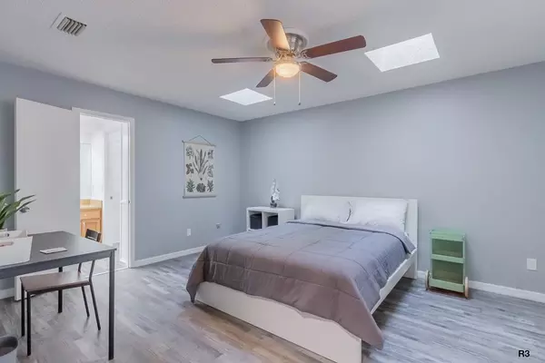 Coliving in Cedar Hills - Westside, Jacksonville