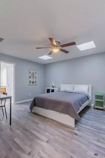 Coliving in Cedar Hills - Westside, Jacksonville