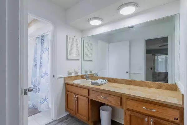 Coliving in Cedar Hills - Westside, Jacksonville