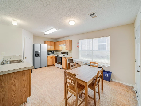 Coliving in Wolf Creek - Sw Dallas, Dallas
