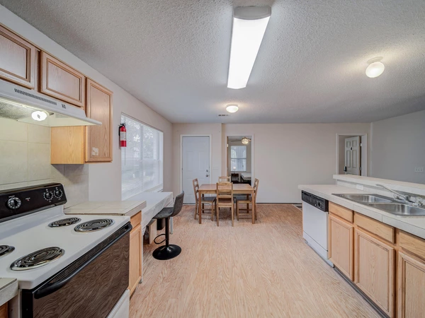 Coliving in Wolf Creek - Sw Dallas, Dallas