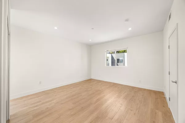 4 bedrooms apartment for rent in Valley Village - San Fernando Valley, Los Angeles