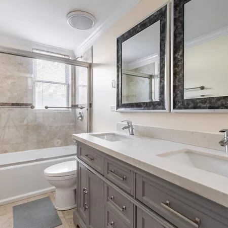 Coliving in Avondale - North Side, Chicago
