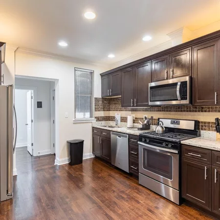 Coliving in Avondale - North Side, Chicago