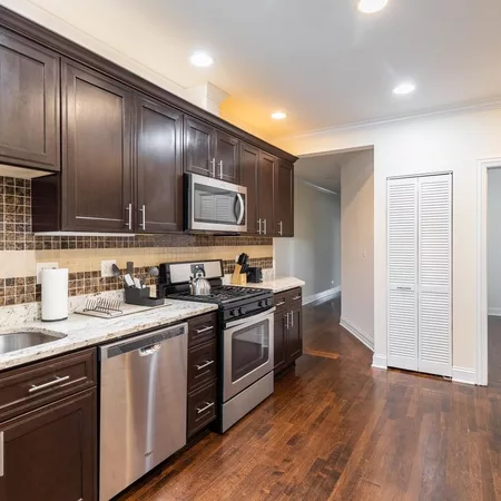 Coliving in Avondale - North Side, Chicago