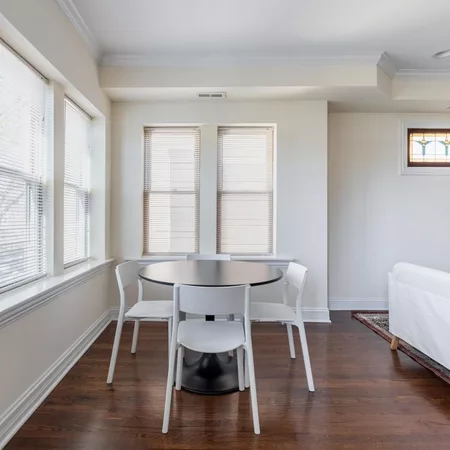 Coliving in Avondale - North Side, Chicago