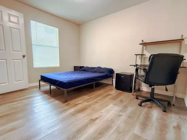 Coliving in Windy Hill - Southside, Jacksonville