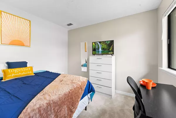 Coliving in Baymeadows - Southside, Jacksonville