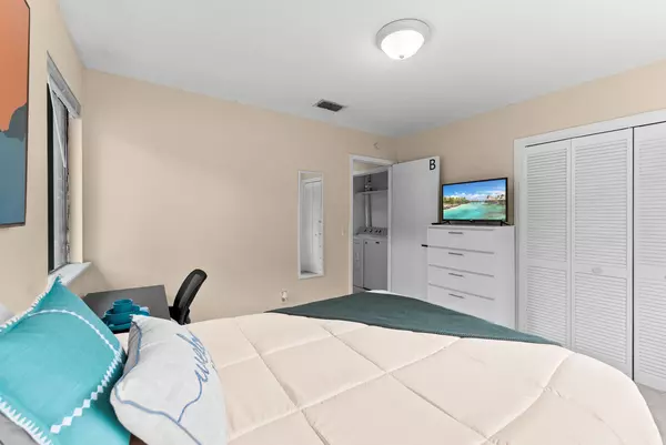 Coliving in Baymeadows - Southside, Jacksonville