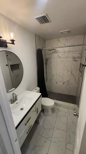 Coliving in Downtown St. Petersburg - Clearwater-St. Petersburg, Tampa
