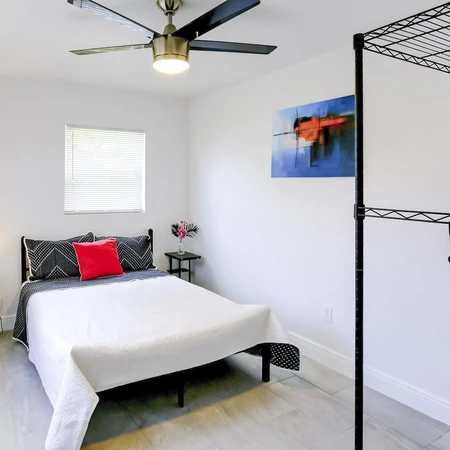 Coliving in Ybor City - Central Tampa, Tampa