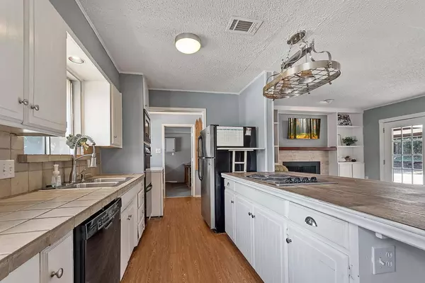Coliving in Central Arlington - Arlington, Dallas