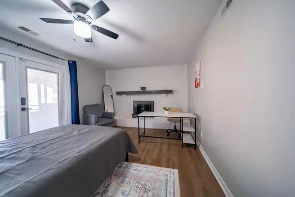 Coliving in Idlewild South - East Charlotte, Charlotte