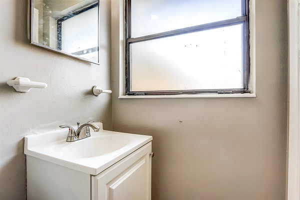 Coliving in Garden City JAX - Northside, Jacksonville