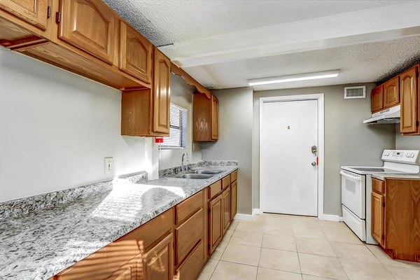 Coliving in Garden City JAX - Northside, Jacksonville