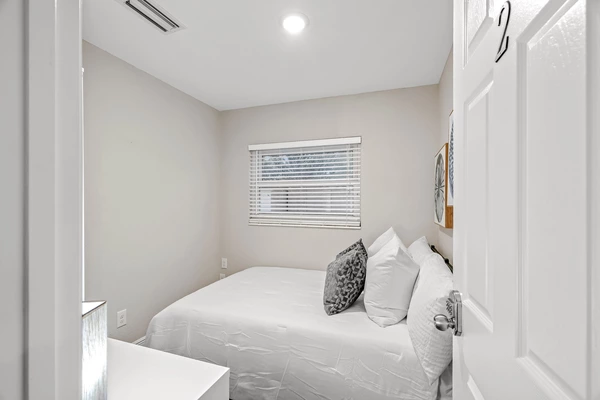 Coliving in Ybor City - Central Tampa, Tampa