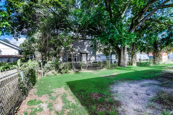 Coliving in Live Oaks Square - East Tampa, Tampa
