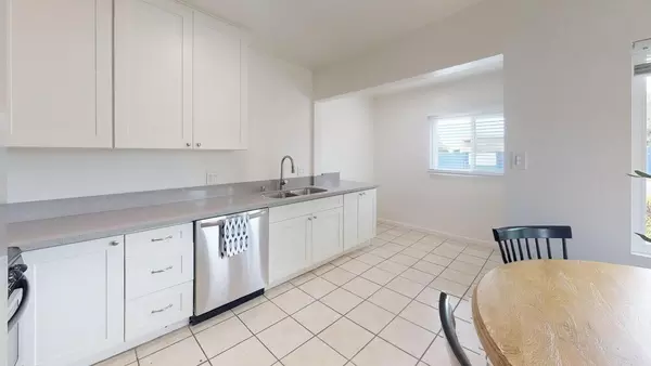 Coliving in Pacific Beach - Coastal, San Diego