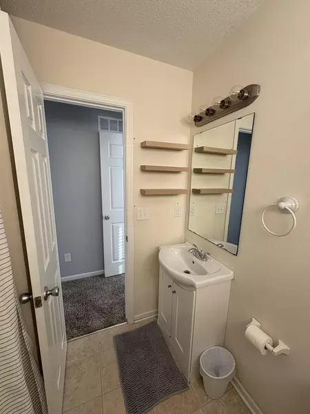 Coliving in Red Bridge - KCMO, Kansas City