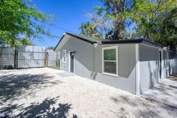 Coliving in Cedar Hills - Westside, Jacksonville