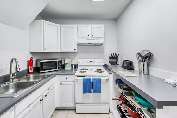 Coliving in Cedar Hills - Westside, Jacksonville