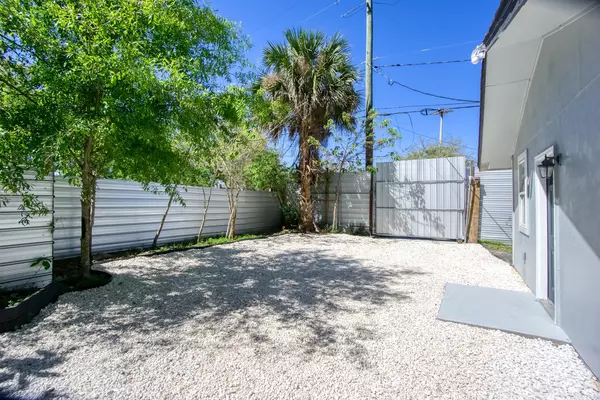 Coliving in Cedar Hills - Westside, Jacksonville