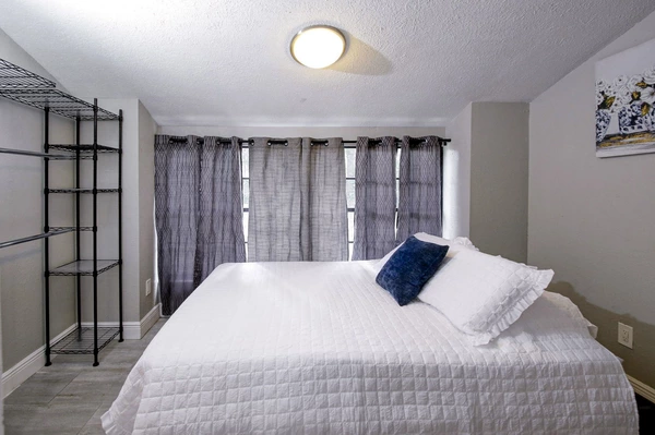 Coliving in Town 'n' Country - West Tampa, Tampa