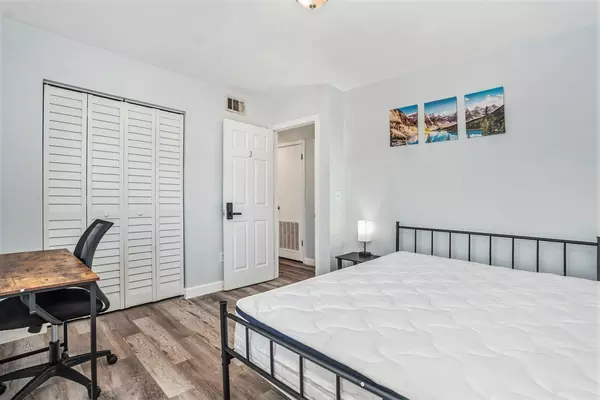 Coliving in Grant Park Tampa - East Tampa, Tampa