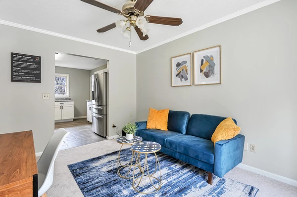 Coliving in Fairview - West Van, Vancouver