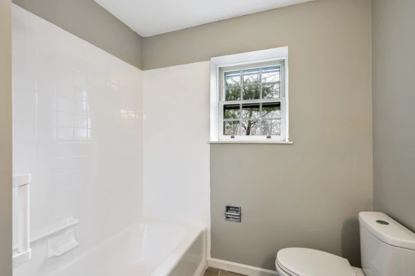 Coliving in Fairview - West Van, Vancouver