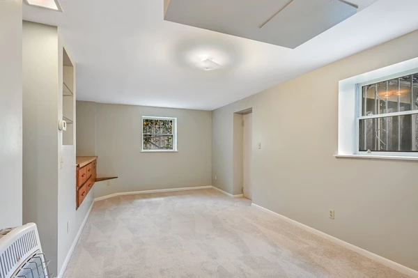 Coliving in Fairview - West Van, Vancouver