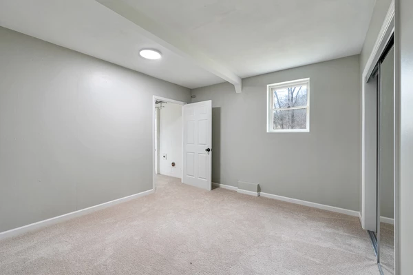 Coliving in Fairview - West Van, Vancouver