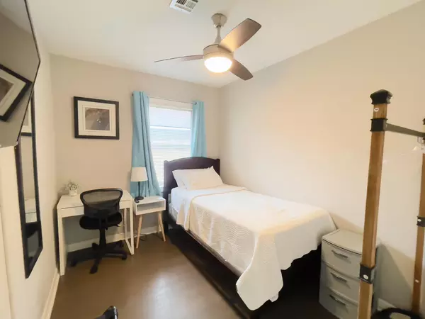 Coliving in Greater Hobby Area - Se Houston, Houston