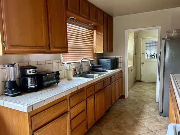 Coliving in South Gate - Southeast, Los Angeles