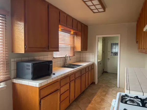 Coliving in South Gate - Southeast, Los Angeles