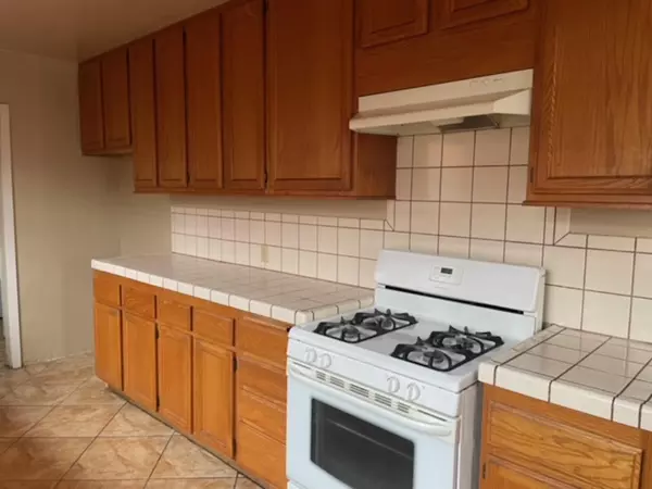 Coliving in South Gate - Southeast, Los Angeles