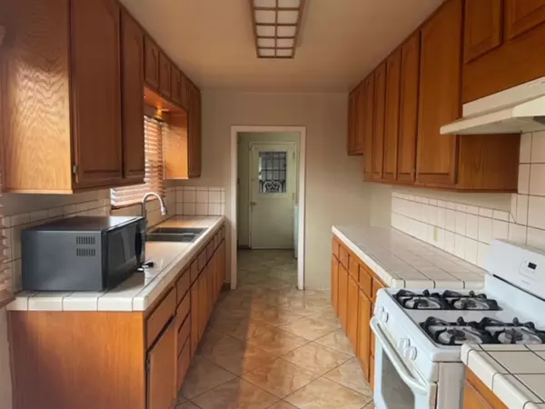 Coliving in South Gate - Southeast, Los Angeles