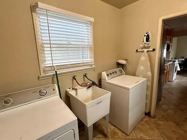 Coliving in South Gate - Southeast, Los Angeles