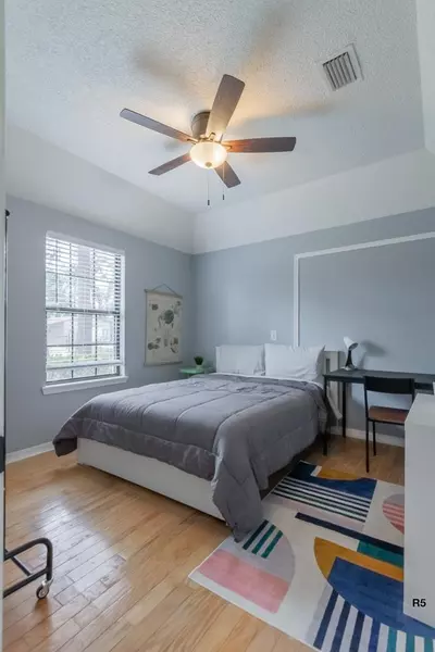 Coliving in Cedar Hills - Westside, Jacksonville