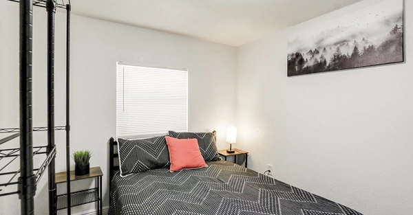 Coliving in Sulphur Springs - North Tampa, Tampa