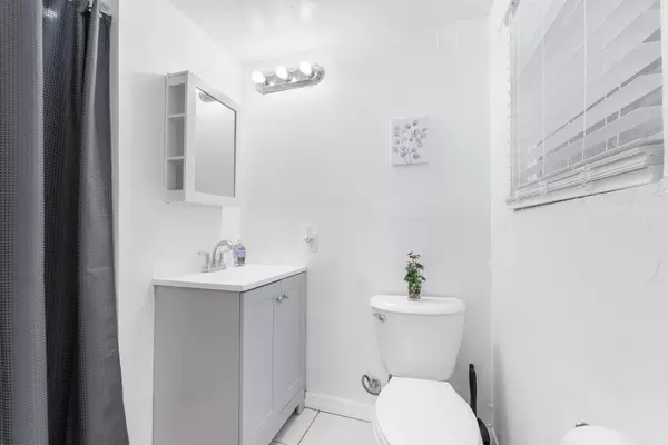 Coliving in Live Oaks Square - East Tampa, Tampa