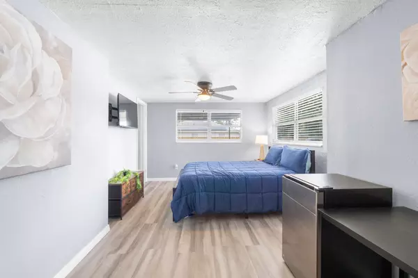 Coliving in Live Oaks Square - East Tampa, Tampa