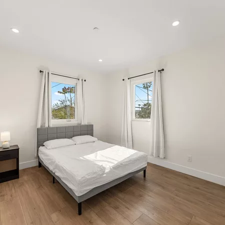 Coliving in Valley Village - San Fernando Valley, Los Angeles